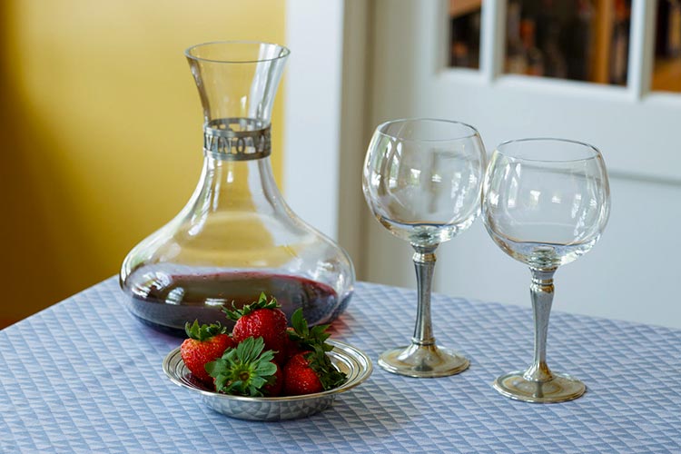 On Decanting